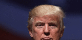 Trump diz em rede social que espaço aéreo da Venezuela está fechado