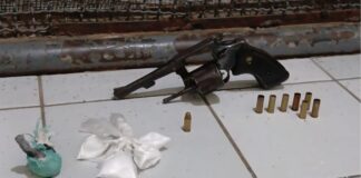 PM apreende arma de fogo e drogas em Ipirá