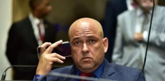 Deputado Binho Galinha, suspeito de chefiar milícia, é afastado do partido