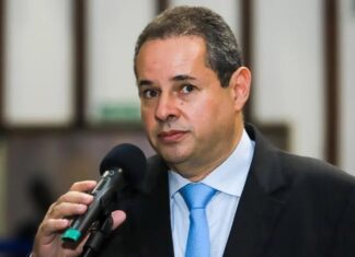 Deputado Nelson Leal abandona reeleição e assume campanha de ACM Neto