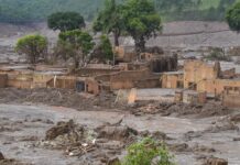 Desastre de Mariana completa 10 anos e moradores ainda buscam justiça