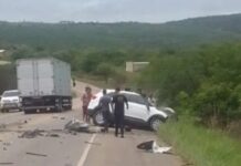 Psicóloga morre e várias pessoas ficam feridas em colisão envolvendo ônibus e Creta