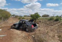 Motorista é socorrido em estado gravíssimo em capotamento na BR 324