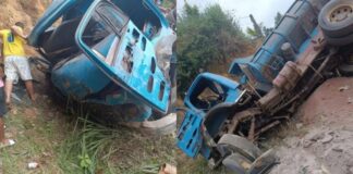 Caminhão tomba em Jaguaquara e motorista fica ferido