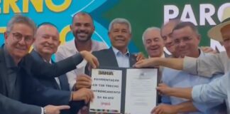 Governador da Bahia assina autorização para construção de asfalto ligando a BA-052 ao povoado de Coração de Maria em Ipirá