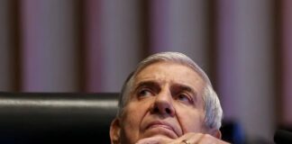 Moraes concede prisão domiciliar humanitária a Augusto Heleno