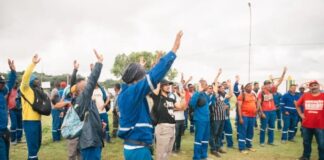 Confusão entre manifestantes e policiais militares na BYD