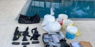 Polícia desarticula depósito de armas, drogas e prende liderança criminosa