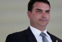 Bolsonaro escolhe Flávio como candidato à Presidência para 2026