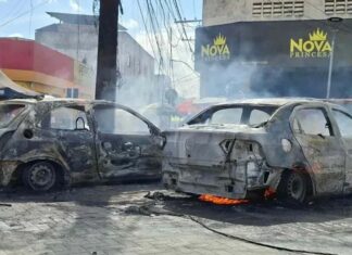 Coelba vai notificar provedores de internet após incêndio em fiação; chamas destruíram dois carros