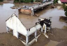 Número de mortos nas cheias na Indonésia já ultrapassa os 800