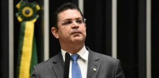 PF apreende R$ 430 mil em dinheiro vivo na casa de líder do PL Sóstenes Cavalcante