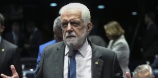 Wagner chama polêmica do PL que reduz pena de Bolsonaro de “pastel de vento”