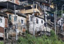 Quase 20% da população de favelas vivem em vias onde não passam carros