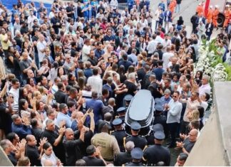 Bahia se despede de Alan Saches após velório no salão nobre da ALBA