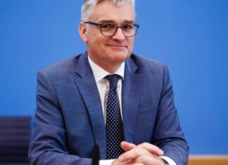 Alemanha reage a ameaça de Trump de impor tarifas ligadas à Groenlândia