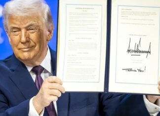 Donald Trump assina carta de criação do Conselho da Paz