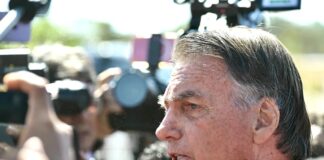 Bolsonaro passa mal e recebe atendimento médico na Papudinha