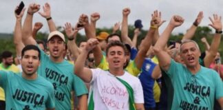 Nikolas Ferreira e outros parlamentares vão visitar a Bolsonaro