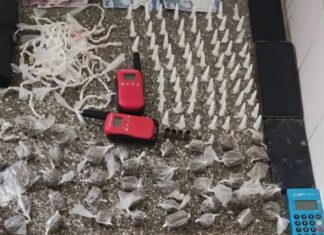 Paredão clandestino acaba em confronto com a polícia; drogas, munições e motos foram apreendidos