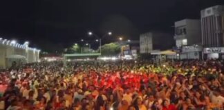 Vídeos: belíssimo espetáculo de som e luz encantou o público na virada do ano em Ipirá