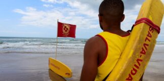Salvador registra cerca de 80 casos de afogamento nas praias neste ano