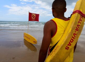 Salvador registra cerca de 80 casos de afogamento nas praias neste ano