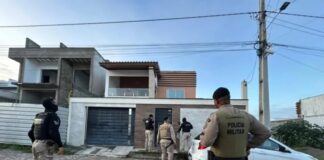 Operação “Banda Suja” prende 4 PMs investigados por formação de milícia na Bahia