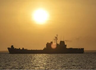 Marinha dos EUA destrói nova embarcação no Caribe e deixa três mortos