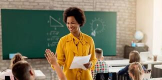 Professores passam a receber reajuste de 33% em 2026