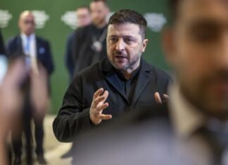“Penso que Putin já começou (a “Terceira Guerra Mundial”)”, diz Zelensky