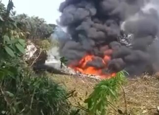 Avião militar cai na Colômbia; mais de 100 soldados estavam a bordo