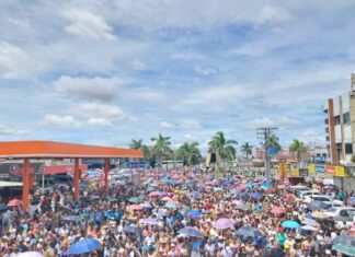 12ª Caminhada do Perdão reúne milhares de fiéis nas ruas de Feira de Santana