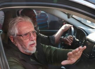 Carlos Alberto de Nóbrega recebe alta após três dias internado em SP