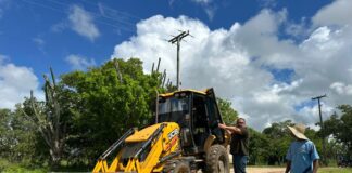 Secretaria de Infraestrutura realiza desobstrução e recuperação de estradas na zona rural de Ipirá