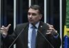 Flávio votou a favor da Lei da Misoginia para não perder votos das mulheres, confessa deputado bolsonarista