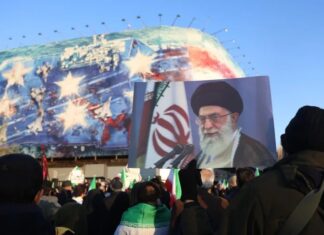 Assembleia escolheu novo líder supremo do Irã mas ainda não anunciou nome