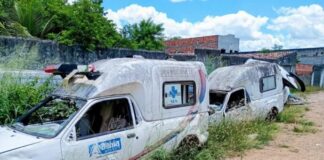 Sucatas ficam atrás de escola que governador vai entregar e são ameaça à saúde em Serra Preta