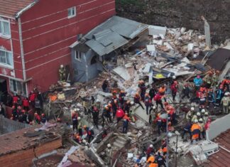 Dois edifícios colapsam após explosão de gás em Istambul