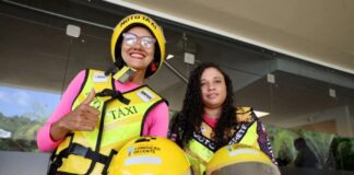 Governo da Bahia entrega kits de segurança a motofretistas e mototaxistas de Feira de Santana