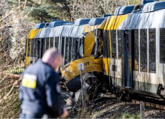 Batida frontal entre dois trens deixa vários feridos na Dinamarca