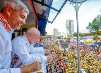 Justiça suspende gasto de R$ 6 milhões do governo da Bahia com camarote que recebeu Lula no Carnaval