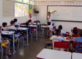 Professor temporário tem direito ao piso do magistério, decide STF