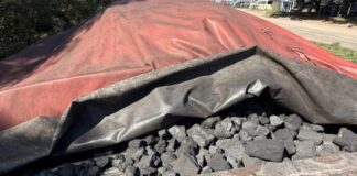 Fiscais apreendem 100 toneladas de combustível industrial em Itaguaí