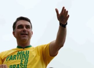Tribunal derruba liminar que impedia entrega de título a Flávio em Salvador