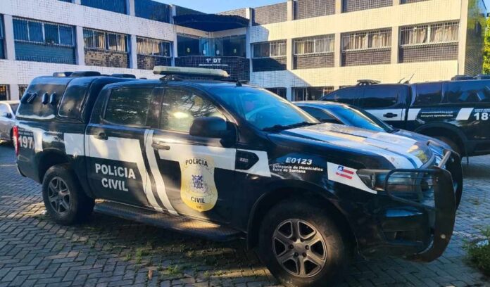 Polícia